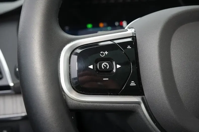 Volvo XC90 din 2022 cu 54.562 km - oferta VOL173887 - foto 27