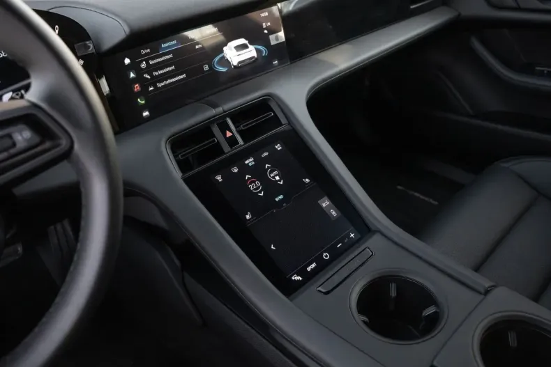 Porsche Taycan din 2022 cu 30.500 km - oferta POR173889 - foto 20