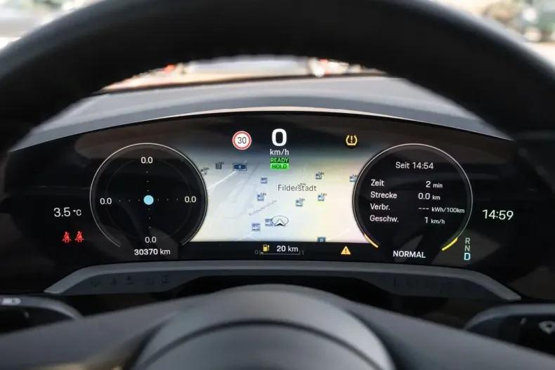 Porsche Taycan din 2022 cu 30.500 km - oferta POR173889 - foto 22