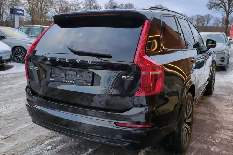 Volvo XC90 din 2022 cu 48.800 km - oferta VOL173896 - foto 4