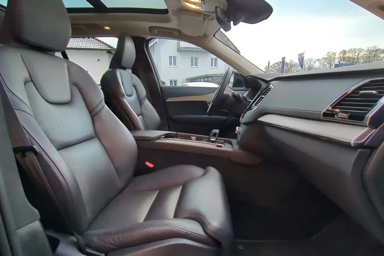 Volvo XC90 din 2022 cu 48.800 km - oferta VOL173896 - foto 11