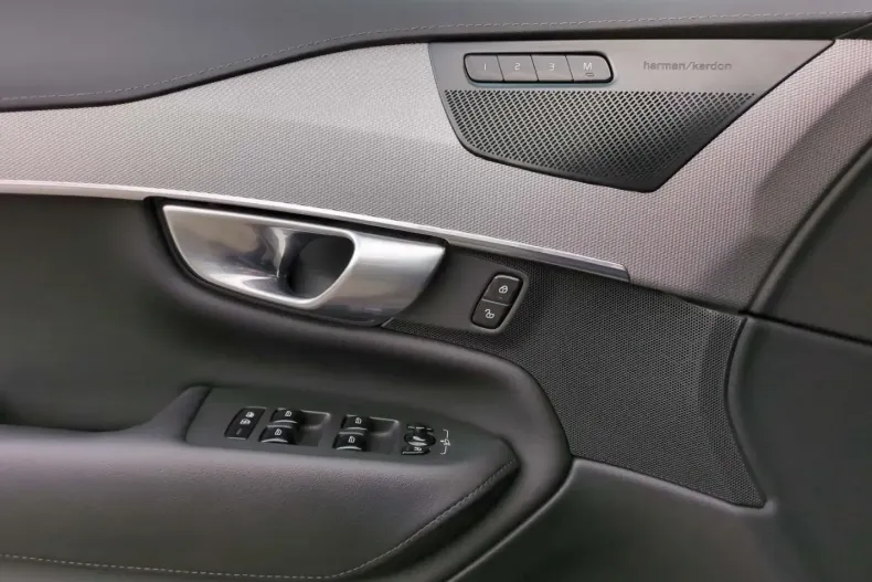 Volvo XC90 din 2022 cu 48.800 km - oferta VOL173896 - foto 20