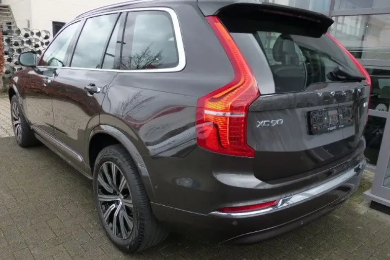 Volvo XC90 din 2023 cu 46.000 km - oferta VOL173901 - foto 3