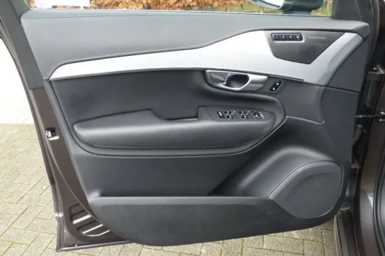 Volvo XC90 din 2023 cu 46.000 km - oferta VOL173901 - foto 4