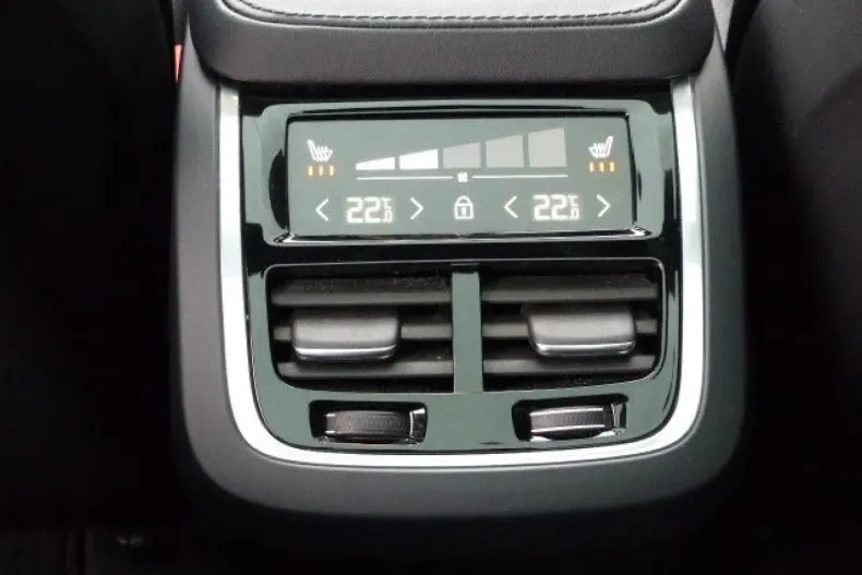 Volvo XC90 din 2023 cu 46.000 km - oferta VOL173901 - foto 23