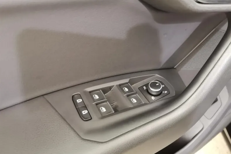 Volkswagen Touareg din 2021 cu 51.270 km - oferta VOL173903 - foto 10