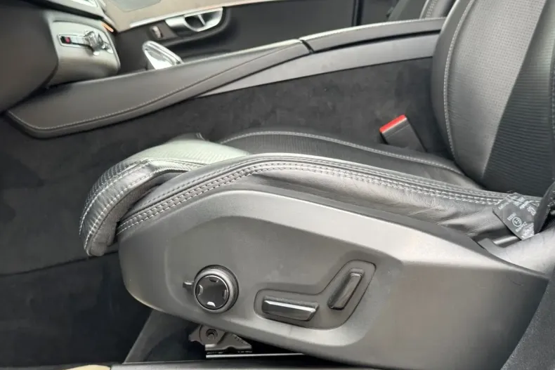 Volvo XC90 din 2022 cu 39.987 km - oferta VOL173912 - foto 9