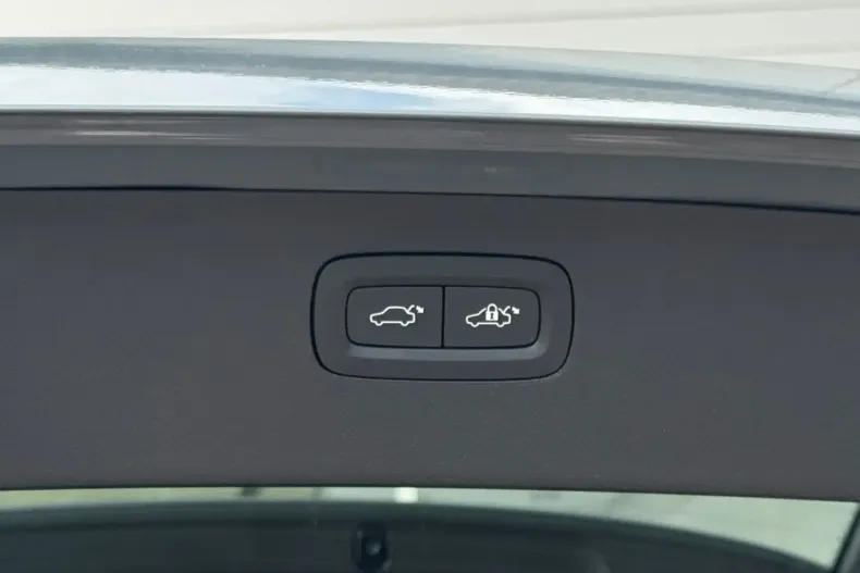 Volvo XC90 din 2022 cu 39.987 km - oferta VOL173912 - foto 24