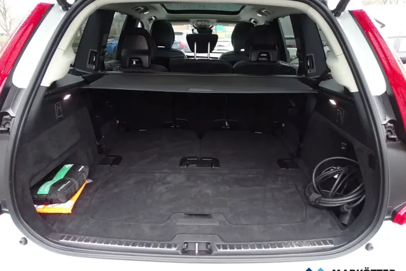 Volvo XC90 din 2022 cu 56.695 km - oferta VOL173914 - foto 12