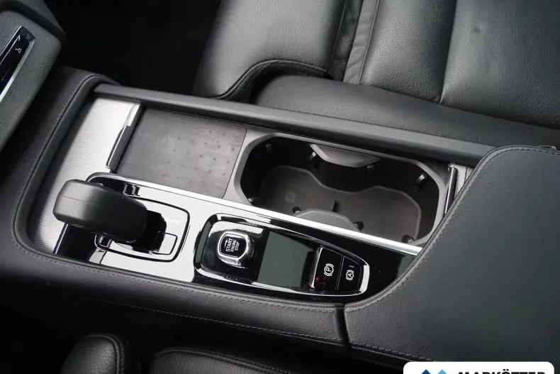 Volvo XC90 din 2022 cu 56.695 km - oferta VOL173914 - foto 28