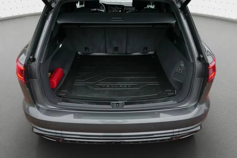 Volkswagen Touareg din 2024 cu 48.900 km - oferta VOL173931 - foto 11