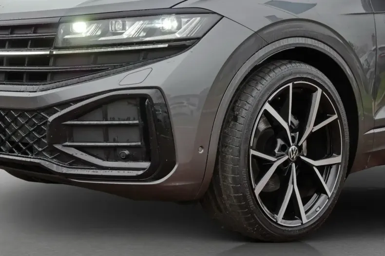 Volkswagen Touareg din 2024 cu 48.900 km - oferta VOL173931 - foto 13