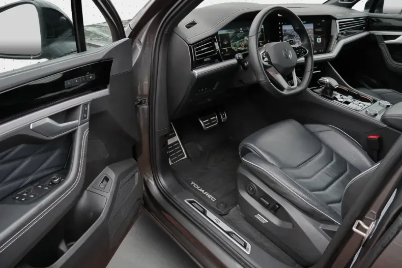 Volkswagen Touareg din 2024 cu 48.900 km - oferta VOL173931 - foto 14
