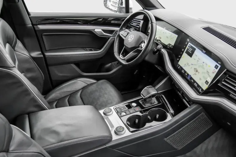 Volkswagen Touareg din 2022 cu 75.154 km - oferta VOL173933 - foto 3