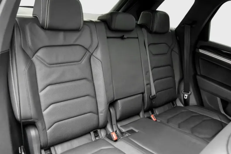 Volkswagen Touareg din 2022 cu 75.154 km - oferta VOL173933 - foto 4