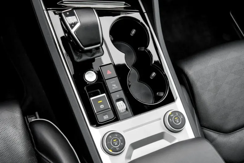 Volkswagen Touareg din 2022 cu 75.154 km - oferta VOL173933 - foto 9