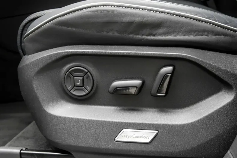 Volkswagen Touareg din 2022 cu 75.154 km - oferta VOL173933 - foto 12