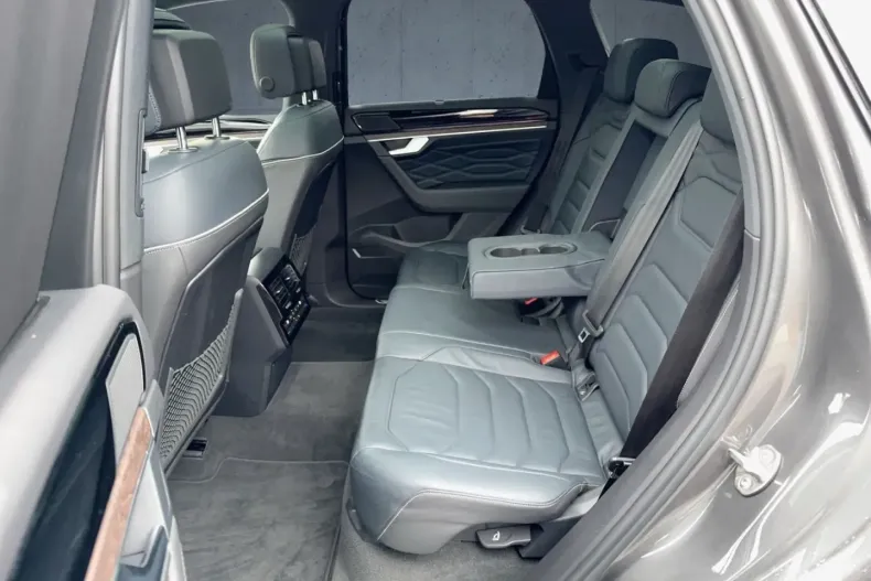 Volkswagen Touareg din 2022 cu 74.844 km - oferta VOL173934 - foto 13