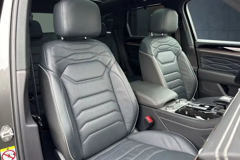 Volkswagen Touareg din 2022 cu 74.844 km - oferta VOL173934 - foto 17