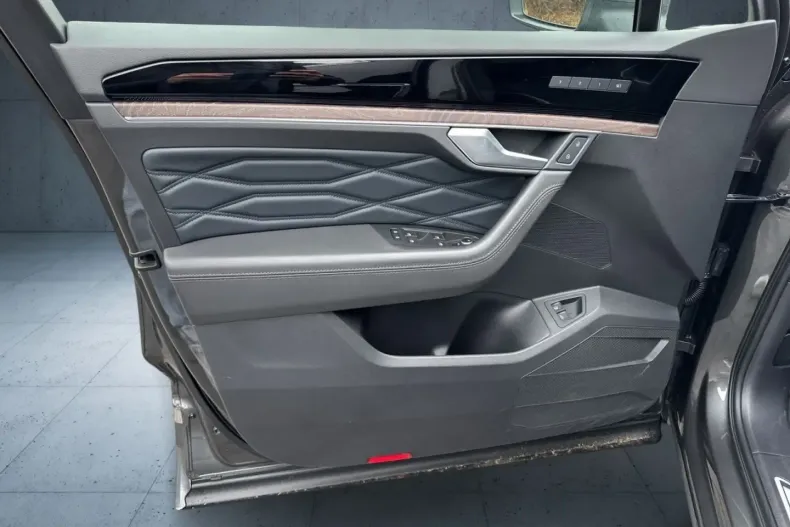 Volkswagen Touareg din 2022 cu 74.844 km - oferta VOL173934 - foto 26