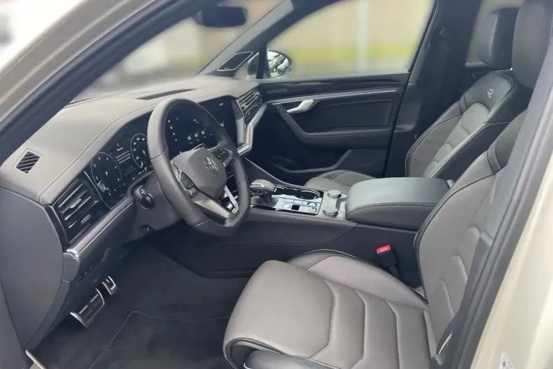 Volkswagen Touareg din 2025 cu 37.084 km - oferta VOL173935 - foto 12