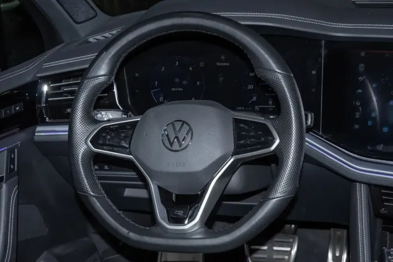 Volkswagen Touareg din 2024 cu 22.971 km - oferta VOL173936 - foto 8