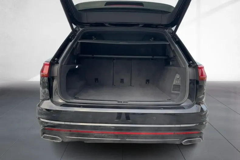 Volkswagen Touareg din 2022 cu 33.179 km - oferta VOL173940 - foto 10