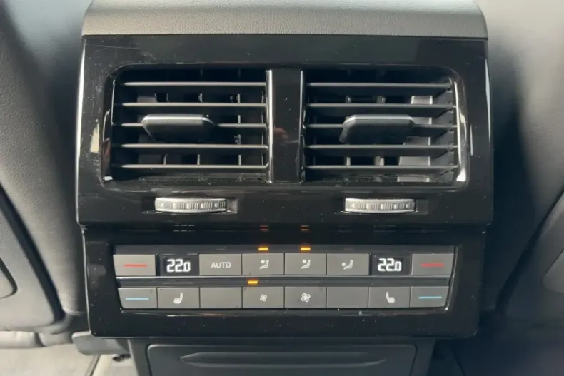 Volkswagen Touareg din 2022 cu 33.179 km - oferta VOL173940 - foto 15