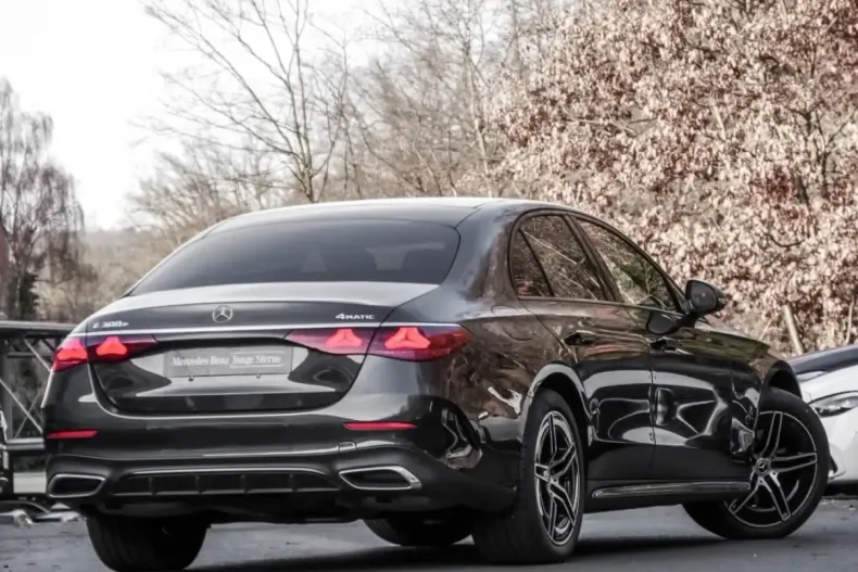 Mercedes-Benz E 300 din 2023 cu 4.532 km - oferta MER173958 - foto 2