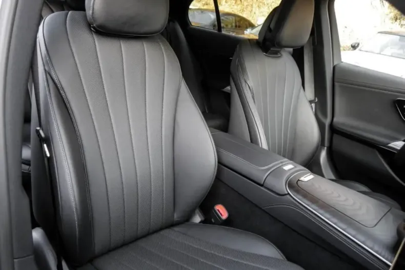 Mercedes-Benz E 300 din 2023 cu 4.532 km - oferta MER173958 - foto 6