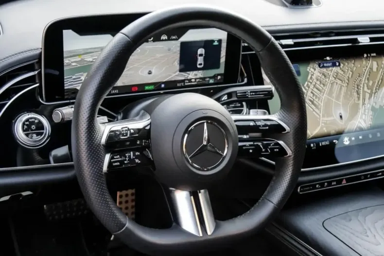 Mercedes-Benz E 300 din 2023 cu 4.532 km - oferta MER173958 - foto 8