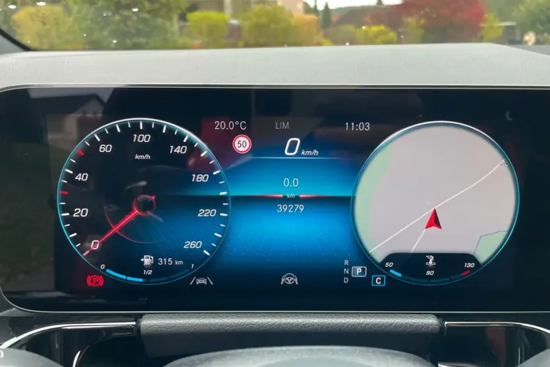 Mercedes-Benz GLA 220 din 2023 cu 39.300 km - oferta MER173975 - foto 19