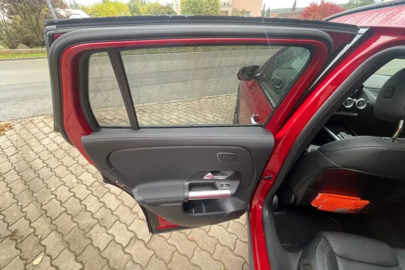 Mercedes-Benz GLA 220 din 2023 cu 39.300 km - oferta MER173975 - foto 30