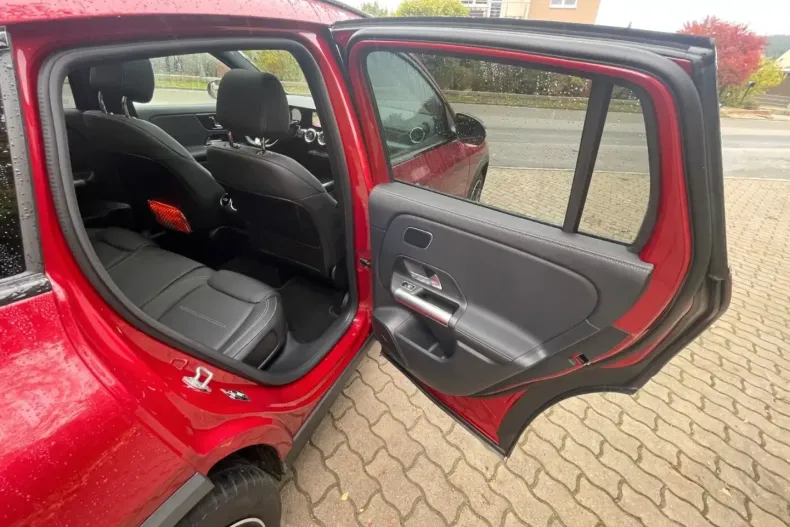 Mercedes-Benz GLA 220 din 2023 cu 39.300 km - oferta MER173975 - foto 32