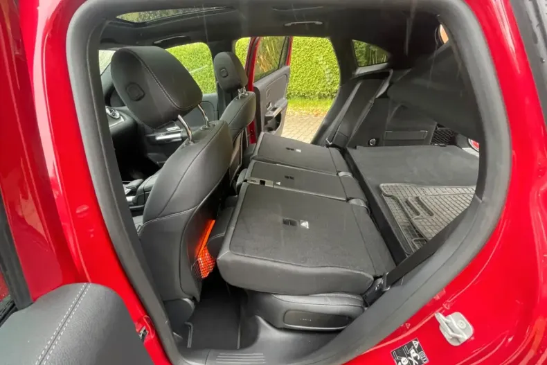 Mercedes-Benz GLA 220 din 2023 cu 39.300 km - oferta MER173975 - foto 39