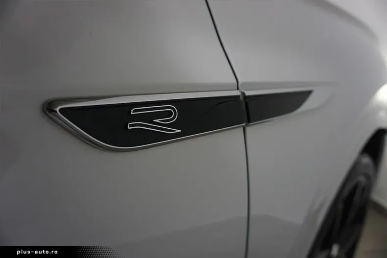 Volkswagen Touareg din 2022 cu 39.661 km - oferta VOL173977 - foto 7