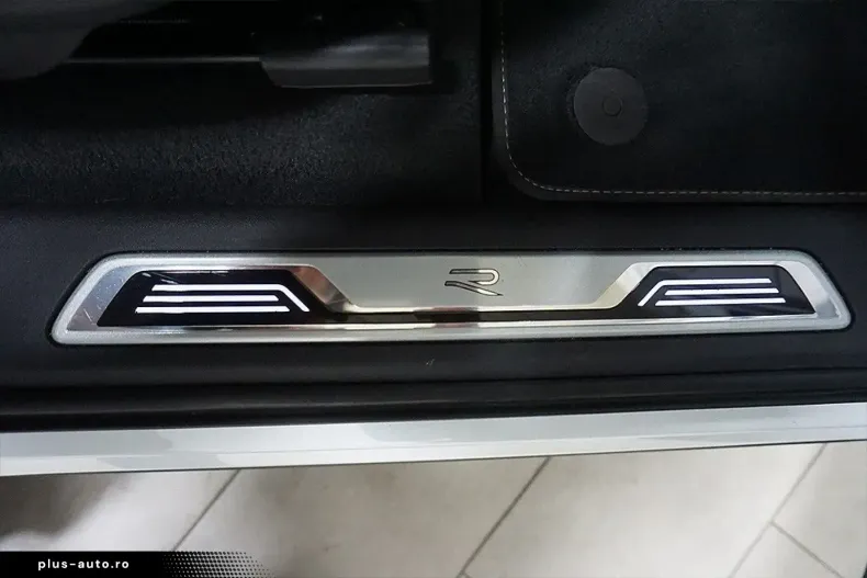 Volkswagen Touareg din 2022 cu 39.661 km - oferta VOL173977 - foto 9