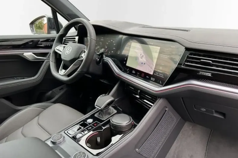 Volkswagen Touareg din 2023 cu 26.000 km - oferta VOL173978 - foto 15