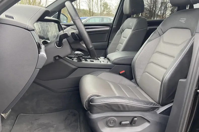 Volkswagen Touareg din 2022 cu 26.569 km - oferta VOL173979 - foto 10