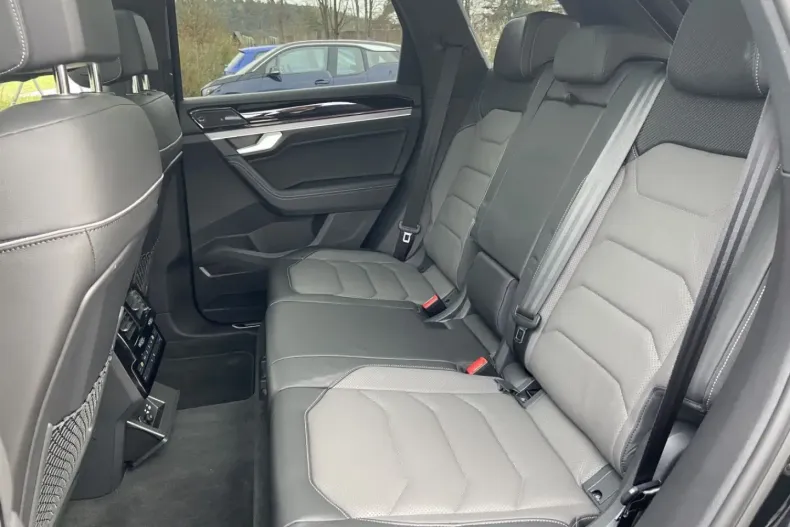 Volkswagen Touareg din 2022 cu 26.569 km - oferta VOL173979 - foto 11