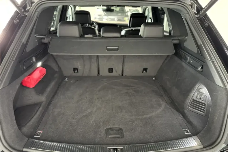 Volkswagen Touareg din 2022 cu 55.139 km - oferta VOL173981 - foto 7