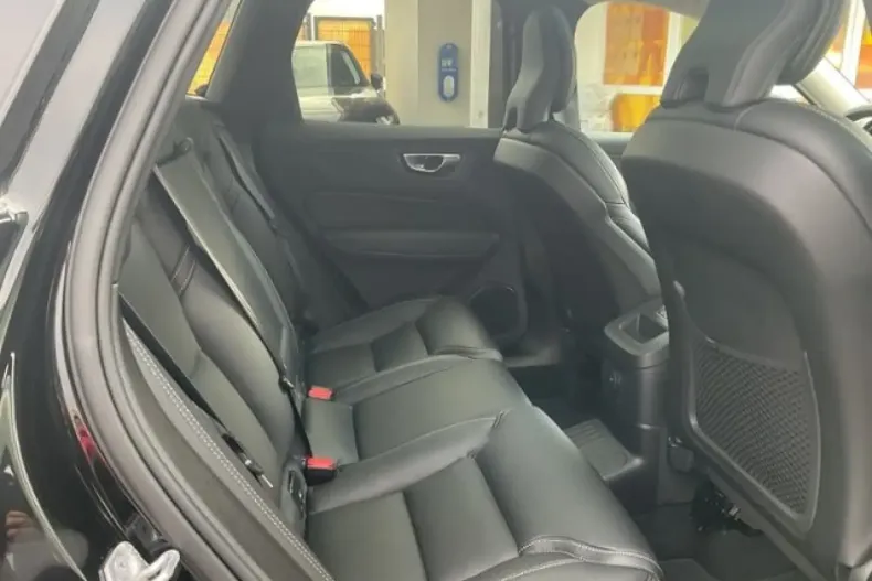 Volvo XC60 din 2022 cu 44.800 km - oferta VOL173984 - foto 18