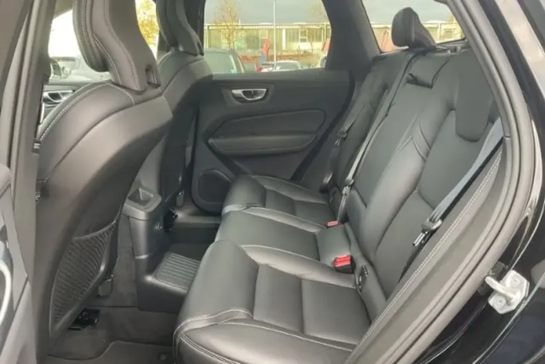 Volvo XC60 din 2022 cu 44.800 km - oferta VOL173984 - foto 19