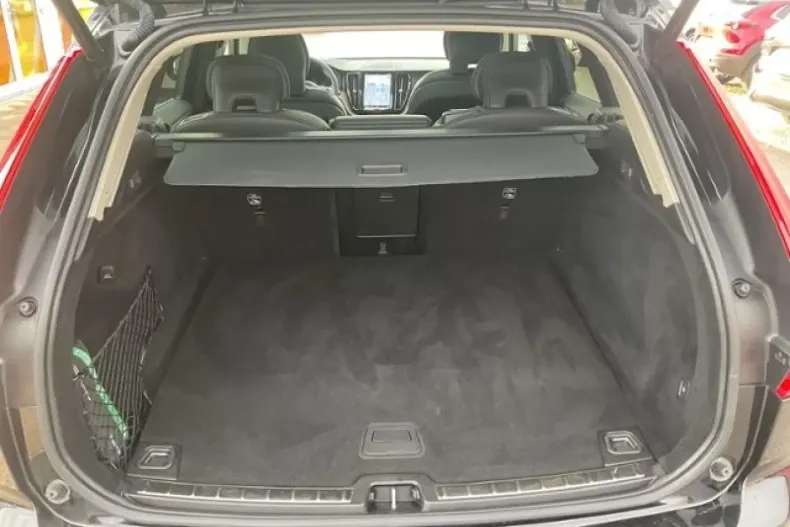 Volvo XC60 din 2022 cu 44.800 km - oferta VOL173984 - foto 20