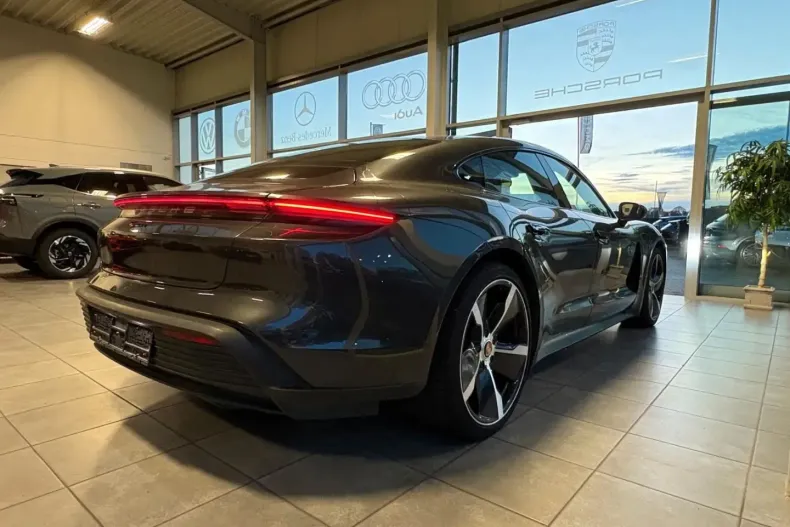 Porsche Taycan din 2021 cu 39.000 km - oferta POR173986 - foto 6