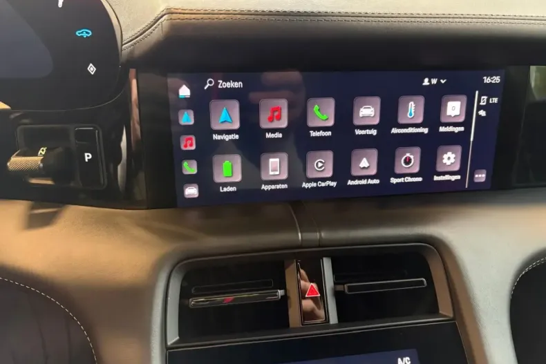 Porsche Taycan din 2021 cu 39.000 km - oferta POR173986 - foto 13