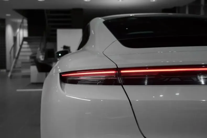 Porsche Taycan din 2022 cu 45.231 km - oferta POR173988 - foto 2