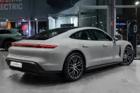 Porsche Taycan din 2022 cu 45.231 km - oferta POR173988 - foto 5