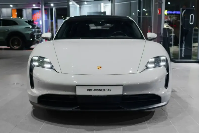 Porsche Taycan din 2022 cu 45.231 km - oferta POR173988 - foto 10