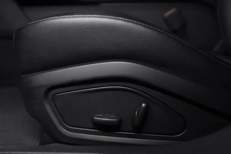 Porsche Taycan din 2022 cu 45.231 km - oferta POR173988 - foto 30